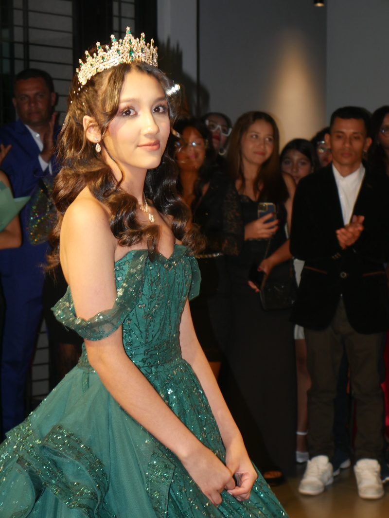 15 Sofia Colibri